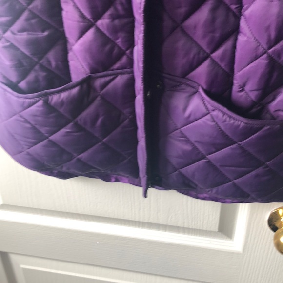 NWOT Mountain Warehouse Vest. Purple. Size medium - Picture 4 of 8